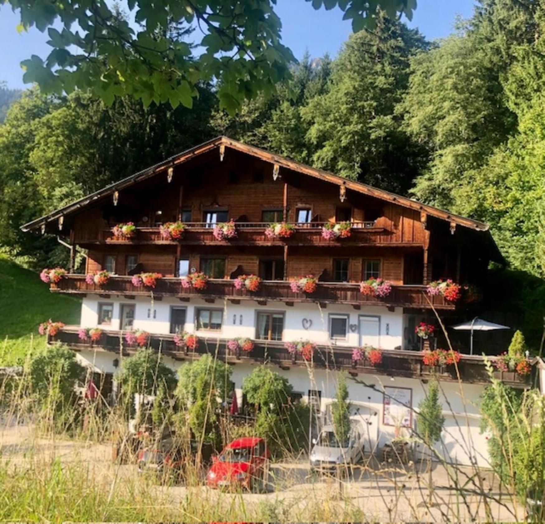 Gasthof Weiherhof - Sleep, Eat&smile Alpbach